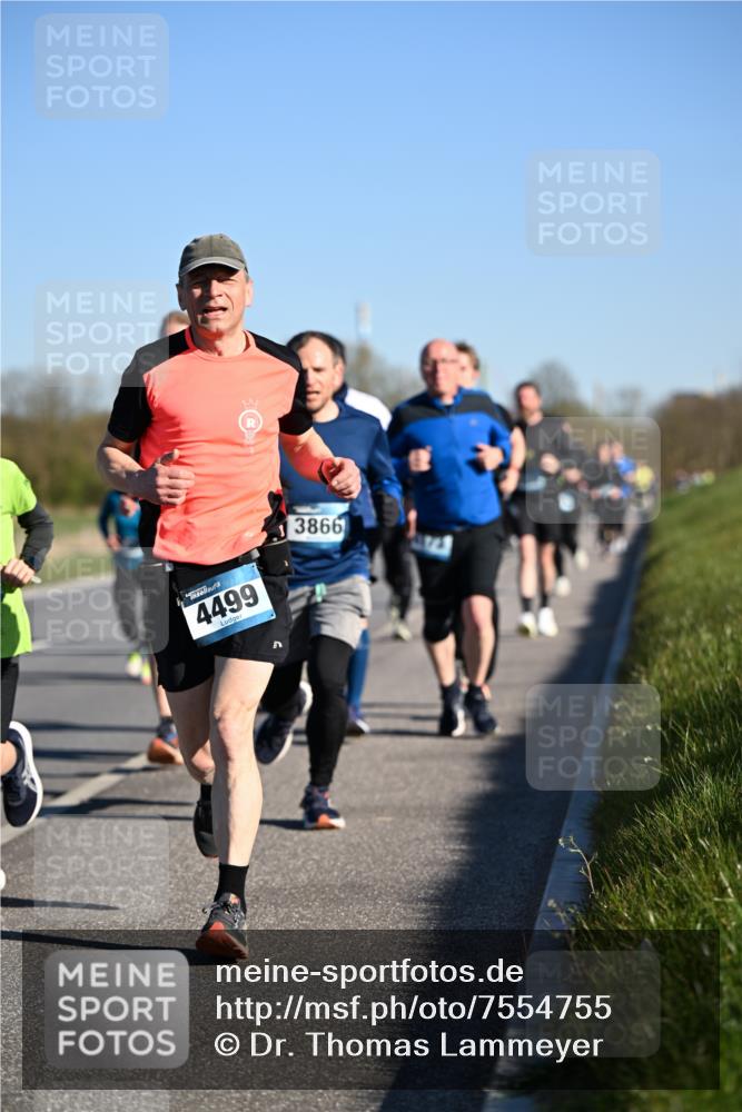 06.04.2025 - 44. Internationalen Wilhelmsburger Insellauf Dr. Thomas Lammeyer http://msf.ph/oto/7554755 06.04.2025 09:30:06 Laufen 4499, 3866 meine-sportfotos.de