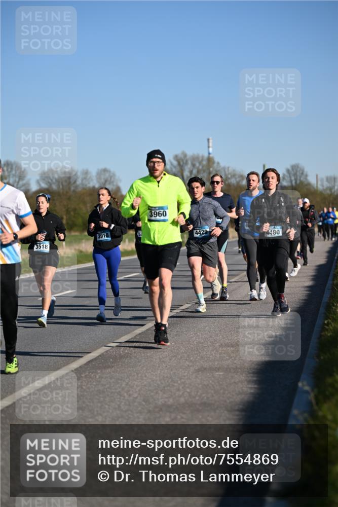 06.04.2025 - 44. Internationalen Wilhelmsburger Insellauf Dr. Thomas Lammeyer http://msf.ph/oto/7554869 06.04.2025 09:30:16 Laufen 3518, 3918, 52, 3960, 4429, 4480 meine-sportfotos.de