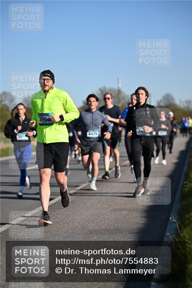 06.04.2025 - 44. Internationalen Wilhelmsburger Insellauf Dr. Thomas Lammeyer http://msf.ph/oto/7554883 06.04.2025 09:30:17 Laufen 3960, 4429 meine-sportfotos.de