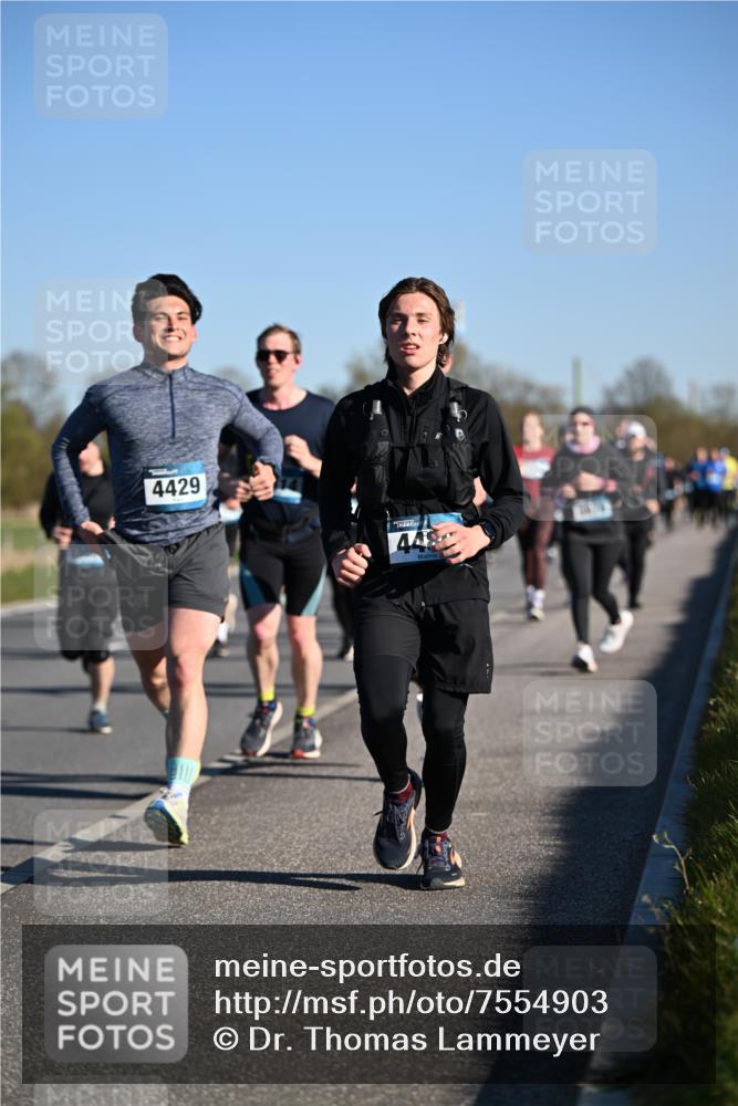 06.04.2025 - 44. Internationalen Wilhelmsburger Insellauf Dr. Thomas Lammeyer http://msf.ph/oto/7554903 06.04.2025 09:30:19 Laufen 4429, 448 meine-sportfotos.de