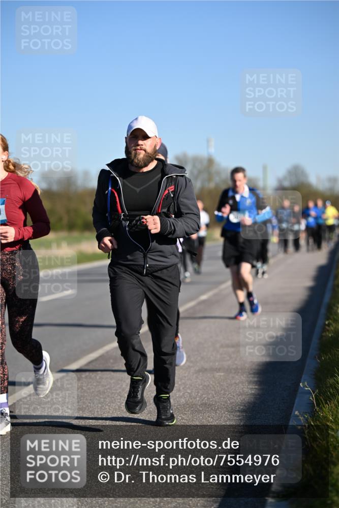 06.04.2025 - 44. Internationalen Wilhelmsburger Insellauf Dr. Thomas Lammeyer http://msf.ph/oto/7554976 06.04.2025 09:30:25 Laufen  meine-sportfotos.de