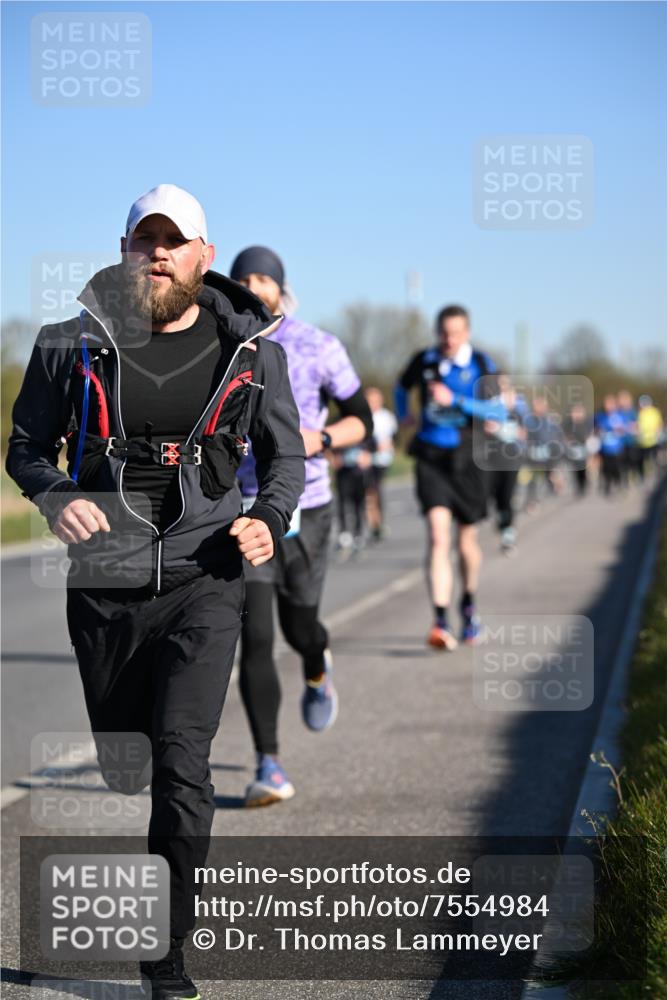 06.04.2025 - 44. Internationalen Wilhelmsburger Insellauf Dr. Thomas Lammeyer http://msf.ph/oto/7554984 06.04.2025 09:30:25 Laufen  meine-sportfotos.de