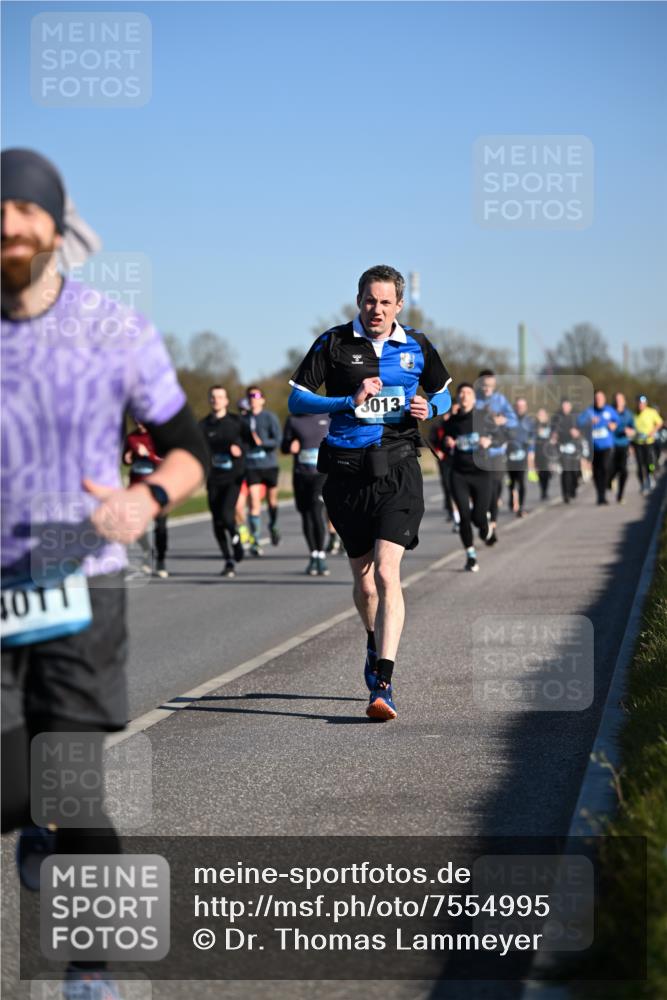 06.04.2025 - 44. Internationalen Wilhelmsburger Insellauf Dr. Thomas Lammeyer http://msf.ph/oto/7554995 06.04.2025 09:30:26 Laufen 1011, 3013 meine-sportfotos.de