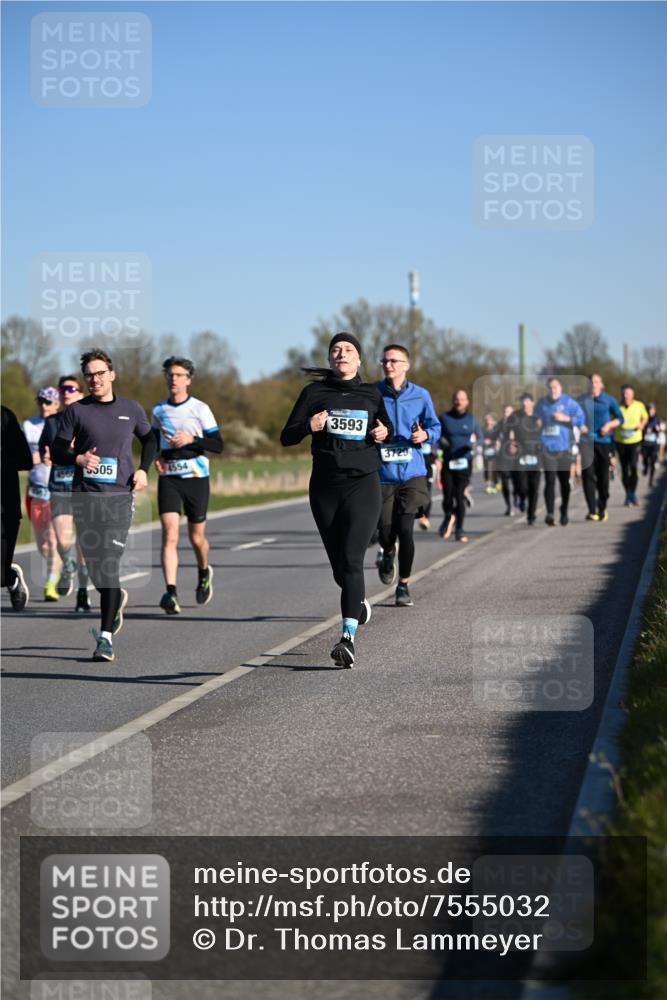 06.04.2025 - 44. Internationalen Wilhelmsburger Insellauf Dr. Thomas Lammeyer http://msf.ph/oto/7555032 06.04.2025 09:30:29 Laufen 456, 505, 4554, 3593, 3729 meine-sportfotos.de
