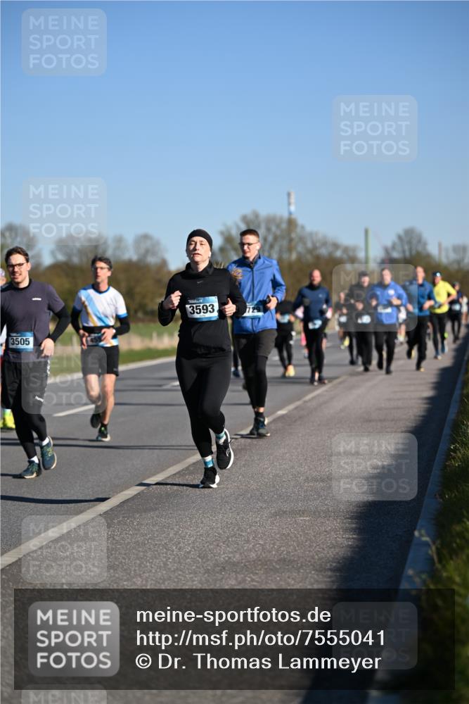 06.04.2025 - 44. Internationalen Wilhelmsburger Insellauf Dr. Thomas Lammeyer http://msf.ph/oto/7555041 06.04.2025 09:30:30 Laufen 3505, 3593 meine-sportfotos.de