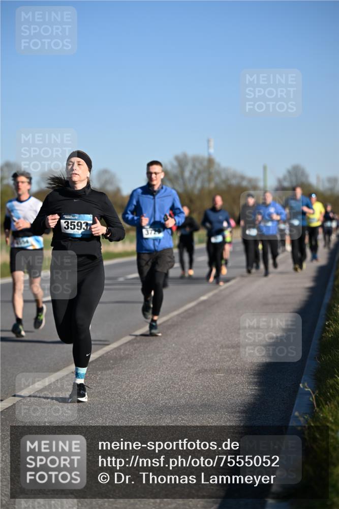 06.04.2025 - 44. Internationalen Wilhelmsburger Insellauf Dr. Thomas Lammeyer http://msf.ph/oto/7555052 06.04.2025 09:30:31 Laufen 4554, 3593 meine-sportfotos.de