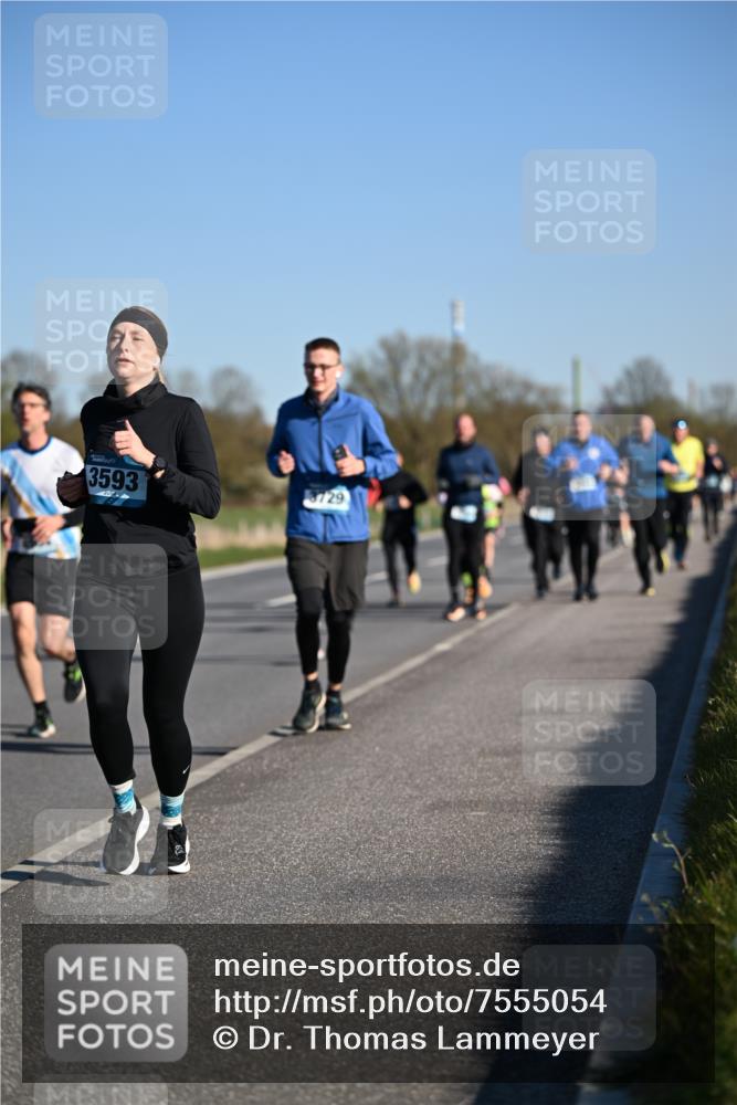 06.04.2025 - 44. Internationalen Wilhelmsburger Insellauf Dr. Thomas Lammeyer http://msf.ph/oto/7555054 06.04.2025 09:30:31 Laufen 3593, 3729 meine-sportfotos.de