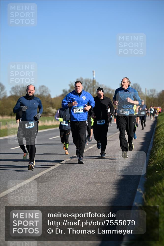 06.04.2025 - 44. Internationalen Wilhelmsburger Insellauf Dr. Thomas Lammeyer http://msf.ph/oto/7555079 06.04.2025 09:30:35 Laufen 3688, 3043, 3047, 3009, 3001 meine-sportfotos.de