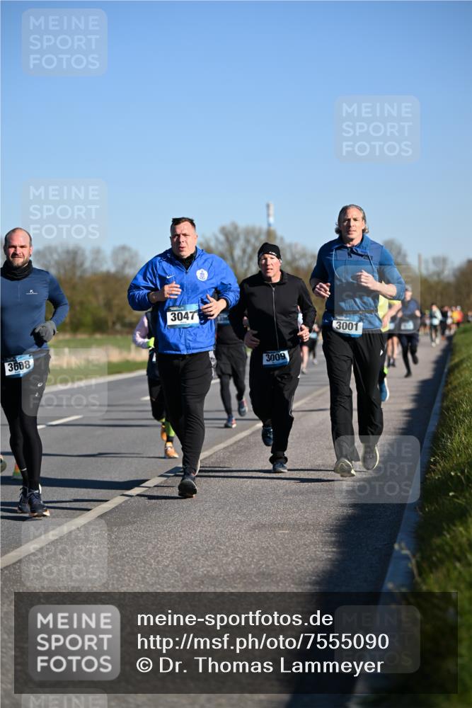 06.04.2025 - 44. Internationalen Wilhelmsburger Insellauf Dr. Thomas Lammeyer http://msf.ph/oto/7555090 06.04.2025 09:30:36 Laufen 3608, 3047, 3009, 3001 meine-sportfotos.de