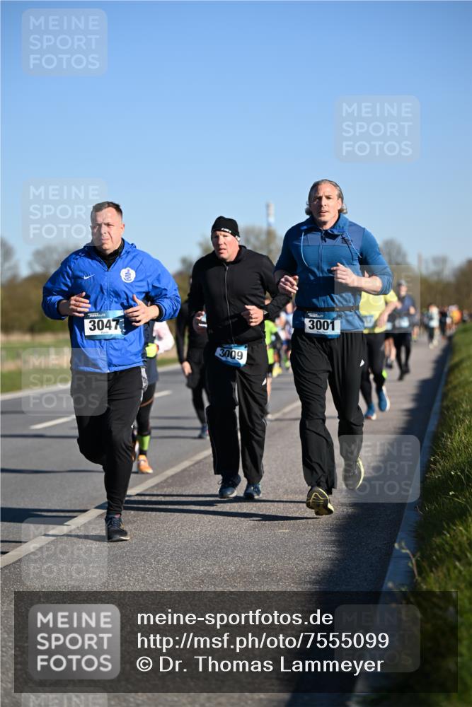 06.04.2025 - 44. Internationalen Wilhelmsburger Insellauf Dr. Thomas Lammeyer http://msf.ph/oto/7555099 06.04.2025 09:30:37 Laufen 3047, 3009, 3001 meine-sportfotos.de
