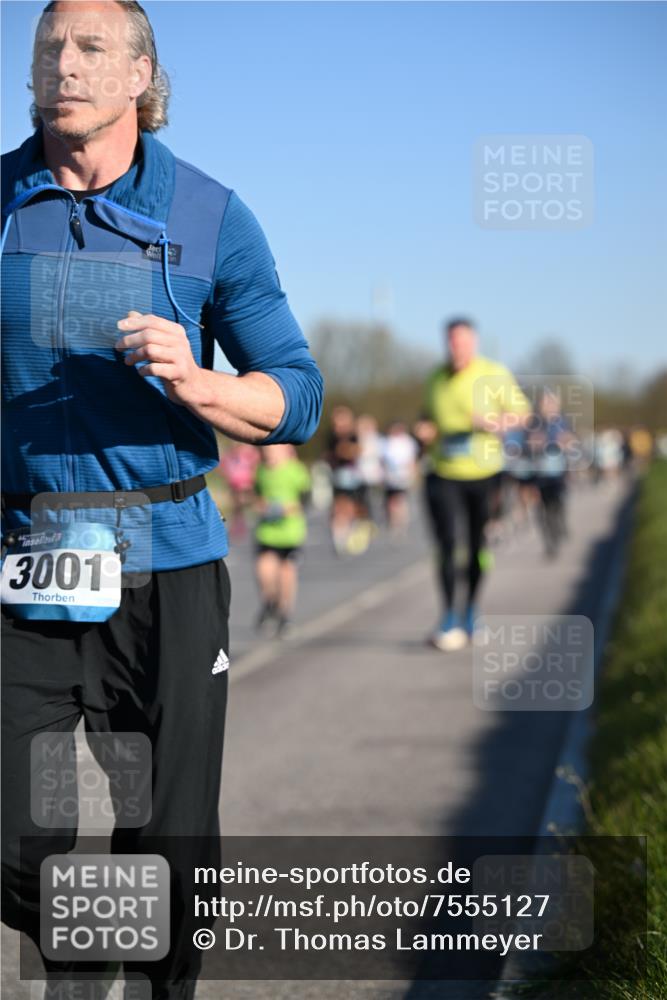 06.04.2025 - 44. Internationalen Wilhelmsburger Insellauf Dr. Thomas Lammeyer http://msf.ph/oto/7555127 06.04.2025 09:30:39 Laufen 3001 meine-sportfotos.de