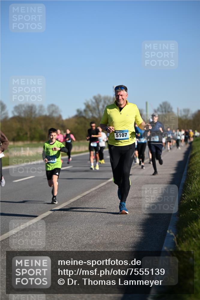 06.04.2025 - 44. Internationalen Wilhelmsburger Insellauf Dr. Thomas Lammeyer http://msf.ph/oto/7555139 06.04.2025 09:30:40 Laufen 3844, 5107 meine-sportfotos.de