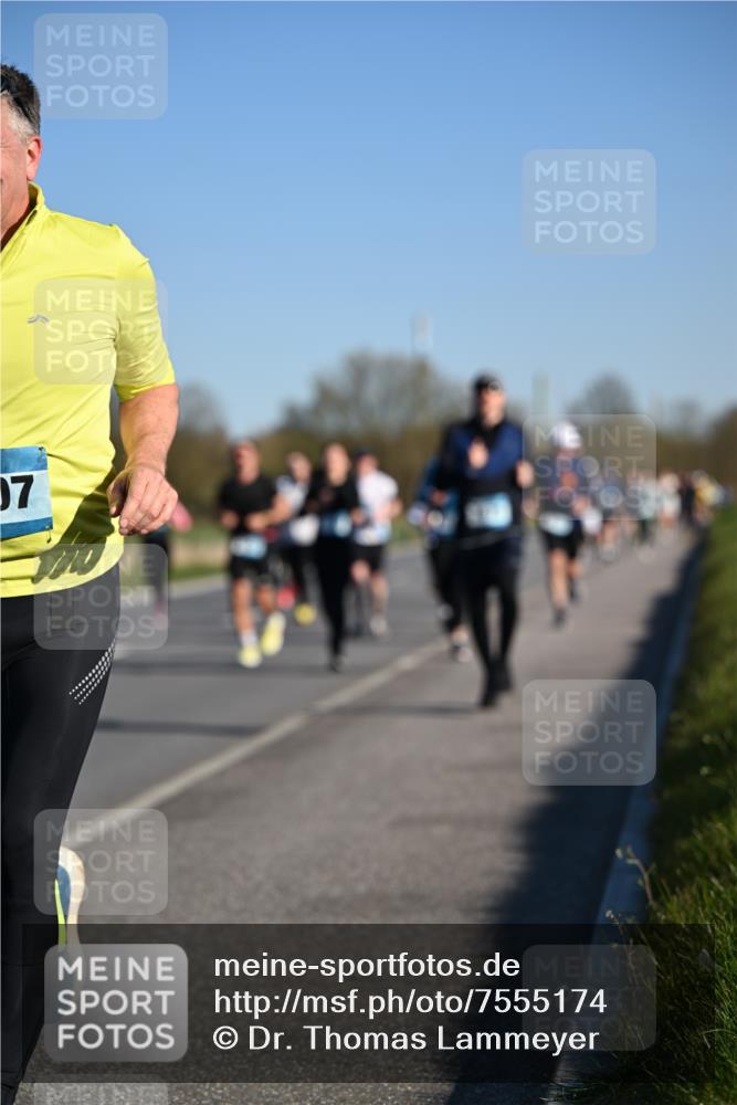 06.04.2025 - 44. Internationalen Wilhelmsburger Insellauf Dr. Thomas Lammeyer http://msf.ph/oto/7555174 06.04.2025 09:30:42 Laufen 07 meine-sportfotos.de