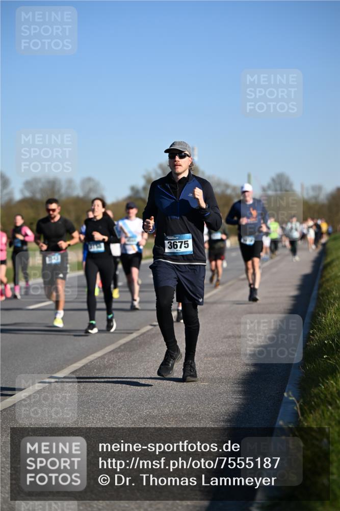 06.04.2025 - 44. Internationalen Wilhelmsburger Insellauf Dr. Thomas Lammeyer http://msf.ph/oto/7555187 06.04.2025 09:30:44 Laufen 3675 meine-sportfotos.de