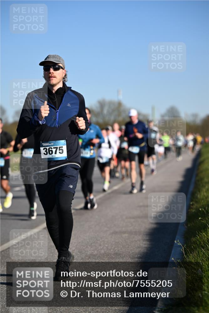 06.04.2025 - 44. Internationalen Wilhelmsburger Insellauf Dr. Thomas Lammeyer http://msf.ph/oto/7555205 06.04.2025 09:30:45 Laufen 3675 meine-sportfotos.de