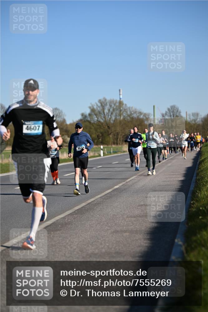 06.04.2025 - 44. Internationalen Wilhelmsburger Insellauf Dr. Thomas Lammeyer http://msf.ph/oto/7555269 06.04.2025 09:30:52 Laufen 4607, 3945, 4515, 3028 meine-sportfotos.de