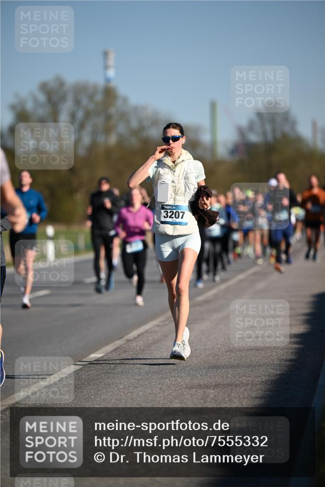 06.04.2025 - 44. Internationalen Wilhelmsburger Insellauf Dr. Thomas Lammeyer http://msf.ph/oto/7555332 06.04.2025 09:31:02 Laufen 3207 meine-sportfotos.de