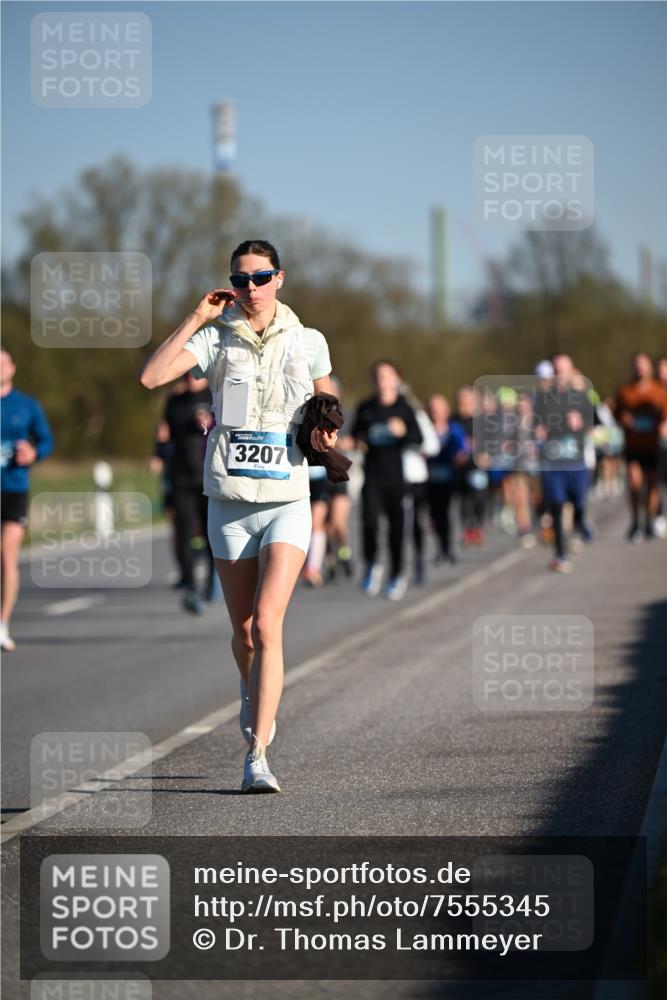 06.04.2025 - 44. Internationalen Wilhelmsburger Insellauf Dr. Thomas Lammeyer http://msf.ph/oto/7555345 06.04.2025 09:31:03 Laufen 3207 meine-sportfotos.de