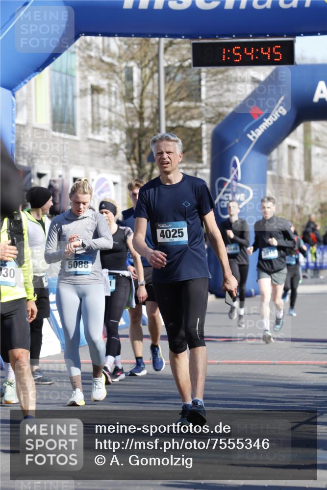 06.04.2025 - 44. Internationalen Wilhelmsburger Insellauf A. Gomolzig http://msf.ph/oto/7555346 06.04.2025 10:44:43 Ziel 3030, 3031, 3279, 3518, 3829, 3916, 3982, 4025, 4304, 4371, 4372, 4549, 5087, 5088 meine-sportfotos.de