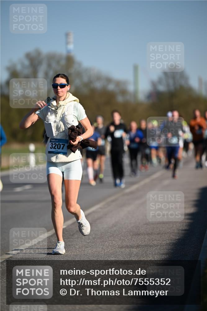 06.04.2025 - 44. Internationalen Wilhelmsburger Insellauf Dr. Thomas Lammeyer http://msf.ph/oto/7555352 06.04.2025 09:31:03 Laufen 3207 meine-sportfotos.de