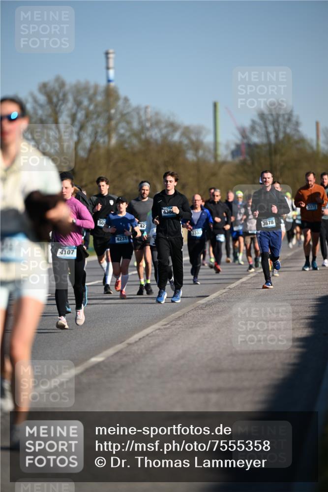 06.04.2025 - 44. Internationalen Wilhelmsburger Insellauf Dr. Thomas Lammeyer http://msf.ph/oto/7555358 06.04.2025 09:31:05 Laufen 4107, 500, 42, 4231, 438, 3337, 3678 meine-sportfotos.de