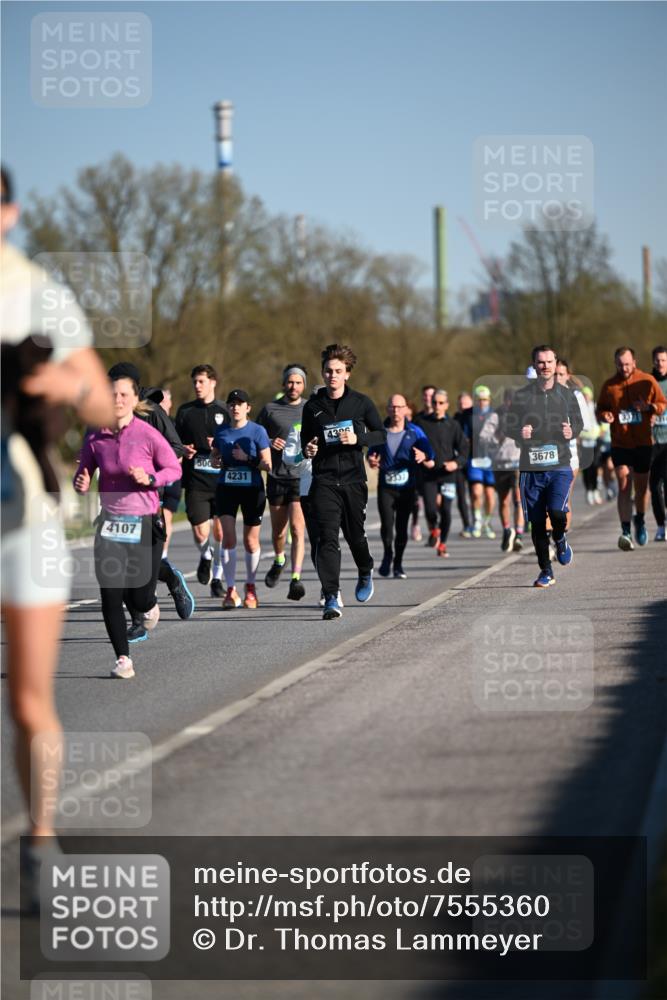 06.04.2025 - 44. Internationalen Wilhelmsburger Insellauf Dr. Thomas Lammeyer http://msf.ph/oto/7555360 06.04.2025 09:31:05 Laufen 4107, 500, 4231, 4326, 5307, 3678 meine-sportfotos.de