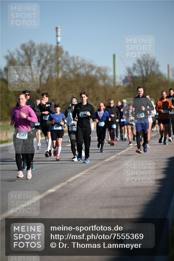 06.04.2025 - 44. Internationalen Wilhelmsburger Insellauf Dr. Thomas Lammeyer http://msf.ph/oto/7555369 06.04.2025 09:31:05 Laufen 4107, 5003, 4231, 3268, 4386, 3337, 3678 meine-sportfotos.de