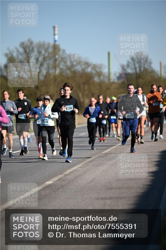 06.04.2025 - 44. Internationalen Wilhelmsburger Insellauf Dr. Thomas Lammeyer http://msf.ph/oto/7555391 06.04.2025 09:31:07 Laufen 5003, 42, 3268, 4386, 3337, 3678, 3371 meine-sportfotos.de