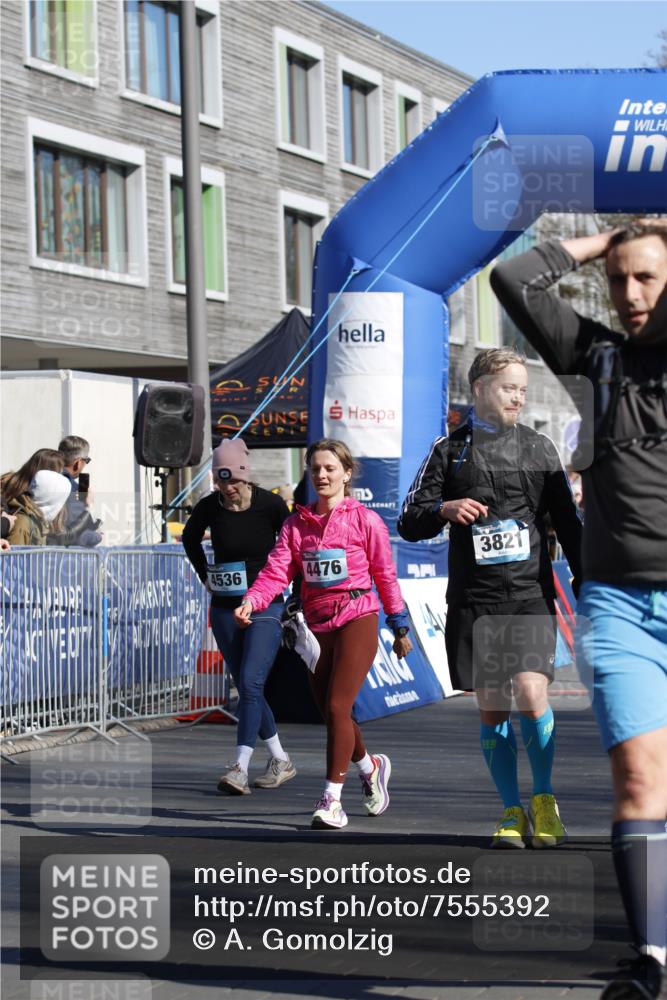 06.04.2025 - 44. Internationalen Wilhelmsburger Insellauf A. Gomolzig http://msf.ph/oto/7555392 06.04.2025 10:43:49 Ziel 3380, 3735, 3924, 4476, 4502, 4536 meine-sportfotos.de