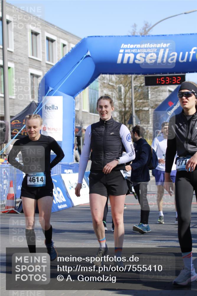 06.04.2025 - 44. Internationalen Wilhelmsburger Insellauf A. Gomolzig http://msf.ph/oto/7555410 06.04.2025 10:43:30 Ziel 3158, 3706, 3717, 3827, 4395, 4614 meine-sportfotos.de