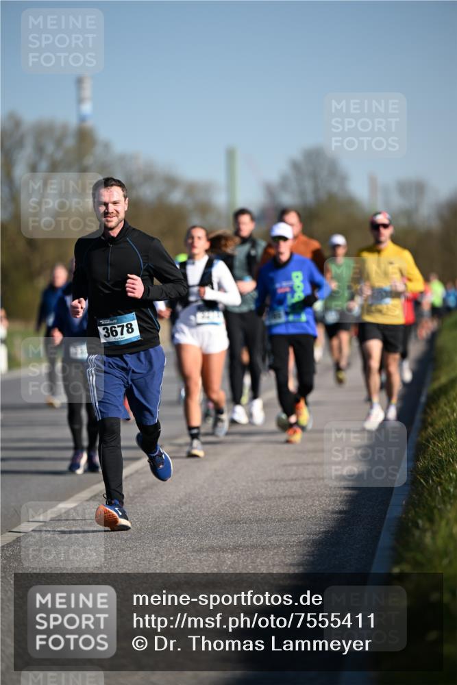 06.04.2025 - 44. Internationalen Wilhelmsburger Insellauf Dr. Thomas Lammeyer http://msf.ph/oto/7555411 06.04.2025 09:31:11 Laufen 3678 meine-sportfotos.de