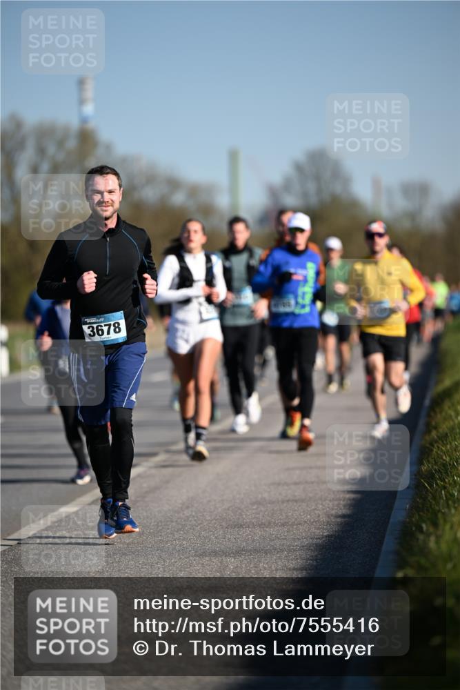06.04.2025 - 44. Internationalen Wilhelmsburger Insellauf Dr. Thomas Lammeyer http://msf.ph/oto/7555416 06.04.2025 09:31:12 Laufen 3678 meine-sportfotos.de