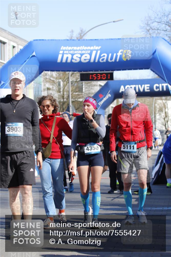 06.04.2025 - 44. Internationalen Wilhelmsburger Insellauf A. Gomolzig http://msf.ph/oto/7555427 06.04.2025 10:43:00 Ziel 3009, 3324, 4002, 4185, 4399, 4487, 4506 meine-sportfotos.de