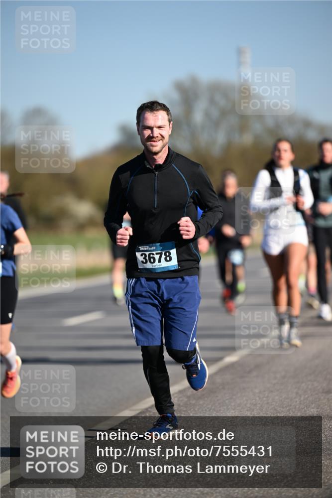 06.04.2025 - 44. Internationalen Wilhelmsburger Insellauf Dr. Thomas Lammeyer http://msf.ph/oto/7555431 06.04.2025 09:31:13 Laufen 3678 meine-sportfotos.de