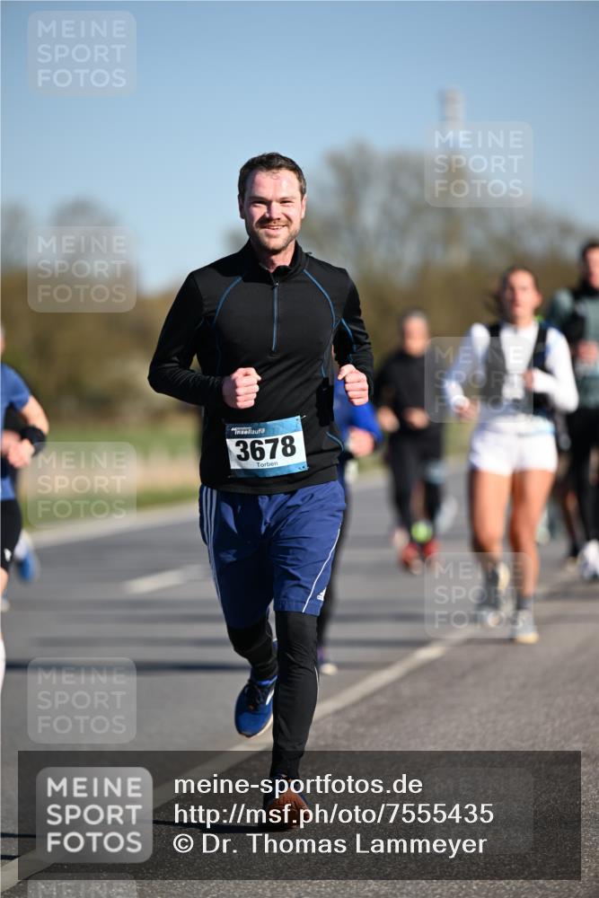 06.04.2025 - 44. Internationalen Wilhelmsburger Insellauf Dr. Thomas Lammeyer http://msf.ph/oto/7555435 06.04.2025 09:31:13 Laufen 3678 meine-sportfotos.de