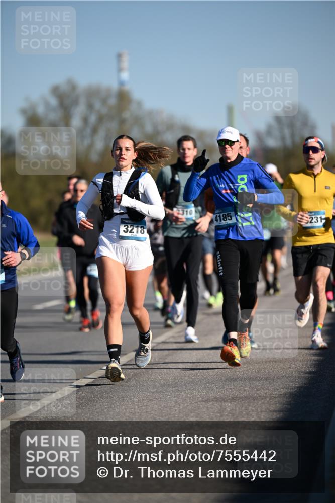 06.04.2025 - 44. Internationalen Wilhelmsburger Insellauf Dr. Thomas Lammeyer http://msf.ph/oto/7555442 06.04.2025 09:31:14 Laufen 3218, 2310, 4185, 231 meine-sportfotos.de