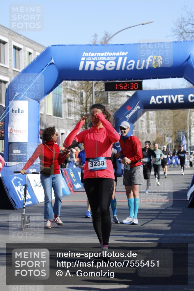 06.04.2025 - 44. Internationalen Wilhelmsburger Insellauf A. Gomolzig http://msf.ph/oto/7555451 06.04.2025 10:42:28 Ziel 3238, 3478, 3503, 3629, 3692, 3751, 5065 meine-sportfotos.de