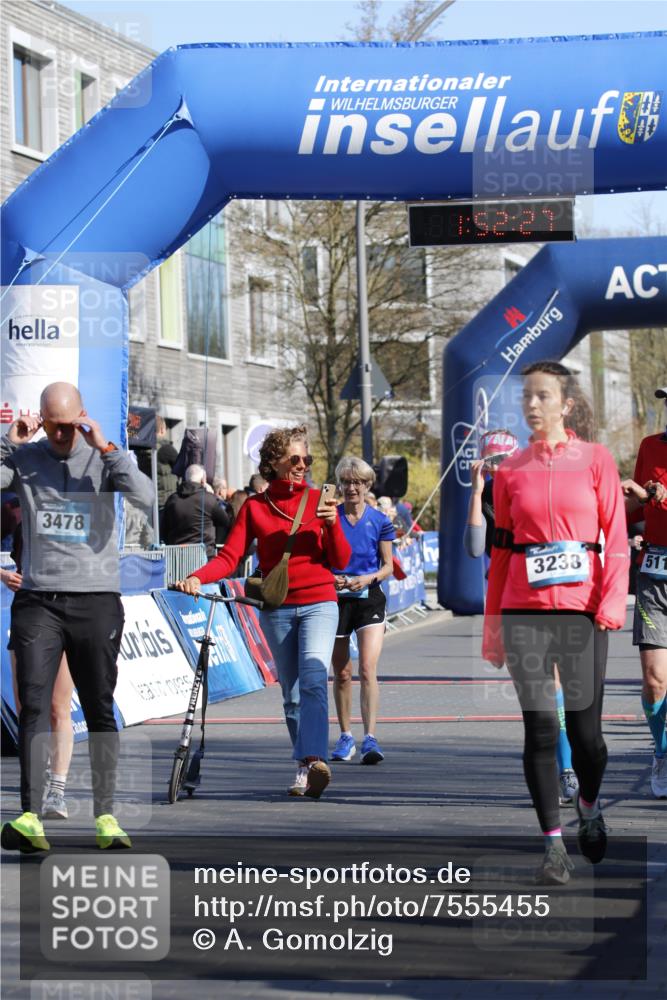 06.04.2025 - 44. Internationalen Wilhelmsburger Insellauf A. Gomolzig http://msf.ph/oto/7555455 06.04.2025 10:42:25 Ziel 3238, 3478, 3629, 3692, 3751, 3761, 4130, 4350, 4581, 5065 meine-sportfotos.de
