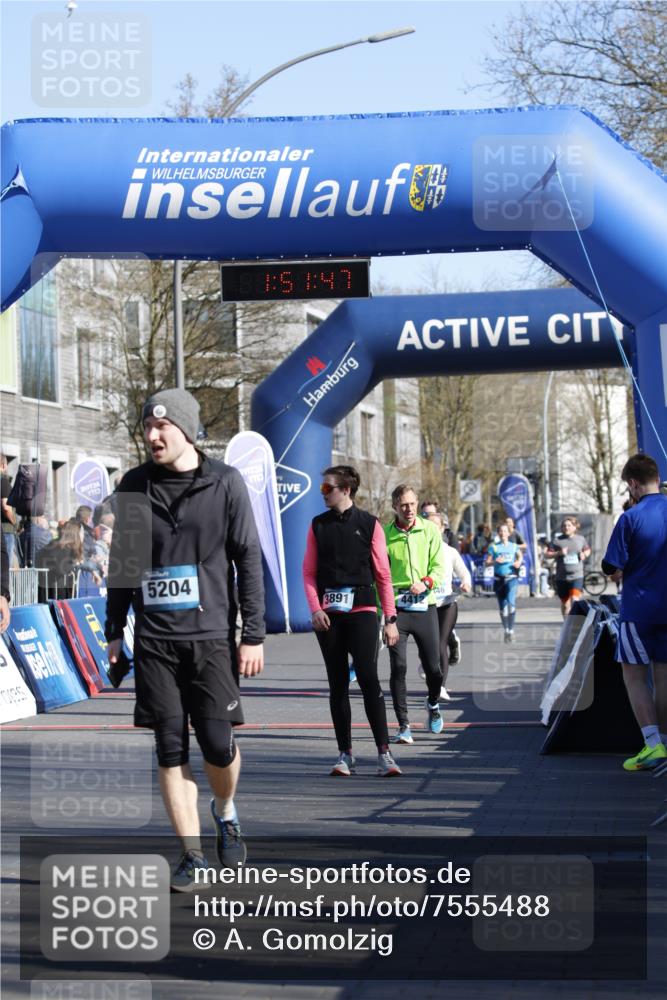 06.04.2025 - 44. Internationalen Wilhelmsburger Insellauf A. Gomolzig http://msf.ph/oto/7555488 06.04.2025 10:41:45 Ziel 3017, 3104, 3255, 3432, 3890, 3891, 3975, 4412, 4607, 5204 meine-sportfotos.de