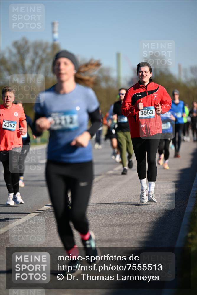 06.04.2025 - 44. Internationalen Wilhelmsburger Insellauf Dr. Thomas Lammeyer http://msf.ph/oto/7555513 06.04.2025 09:31:21 Laufen 4352, 3953 meine-sportfotos.de