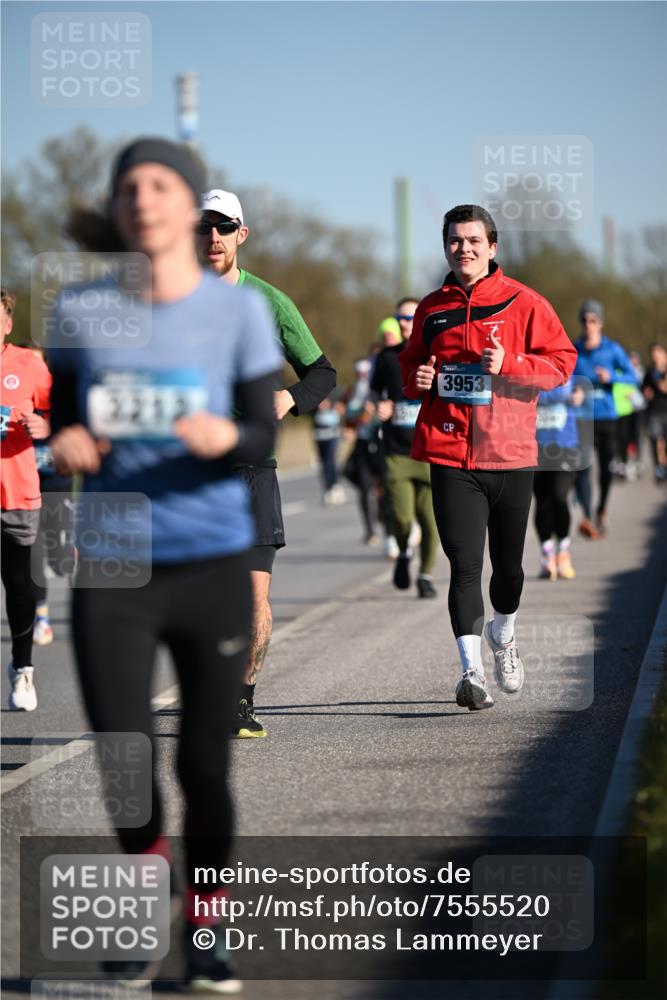 06.04.2025 - 44. Internationalen Wilhelmsburger Insellauf Dr. Thomas Lammeyer http://msf.ph/oto/7555520 06.04.2025 09:31:21 Laufen 3953, 3212 meine-sportfotos.de