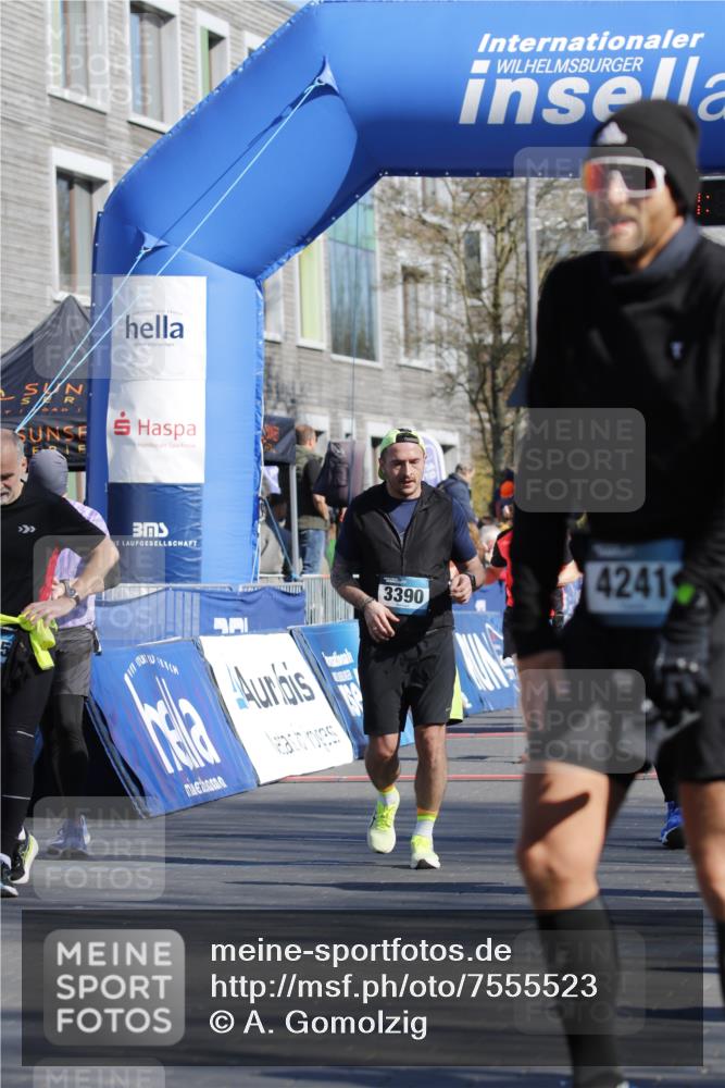 06.04.2025 - 44. Internationalen Wilhelmsburger Insellauf A. Gomolzig http://msf.ph/oto/7555523 06.04.2025 10:41:13 Ziel 3390, 3505, 3635, 4011, 4241, 4481, 4499 meine-sportfotos.de