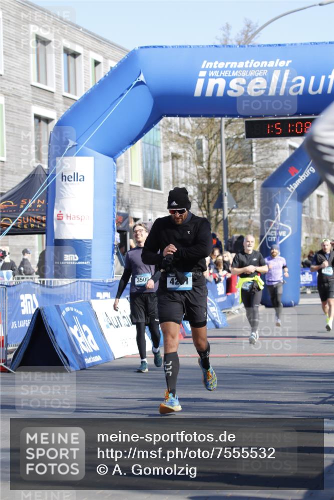 06.04.2025 - 44. Internationalen Wilhelmsburger Insellauf A. Gomolzig http://msf.ph/oto/7555532 06.04.2025 10:41:06 Ziel 3505, 3635, 4147, 4241, 4577, 5132 meine-sportfotos.de