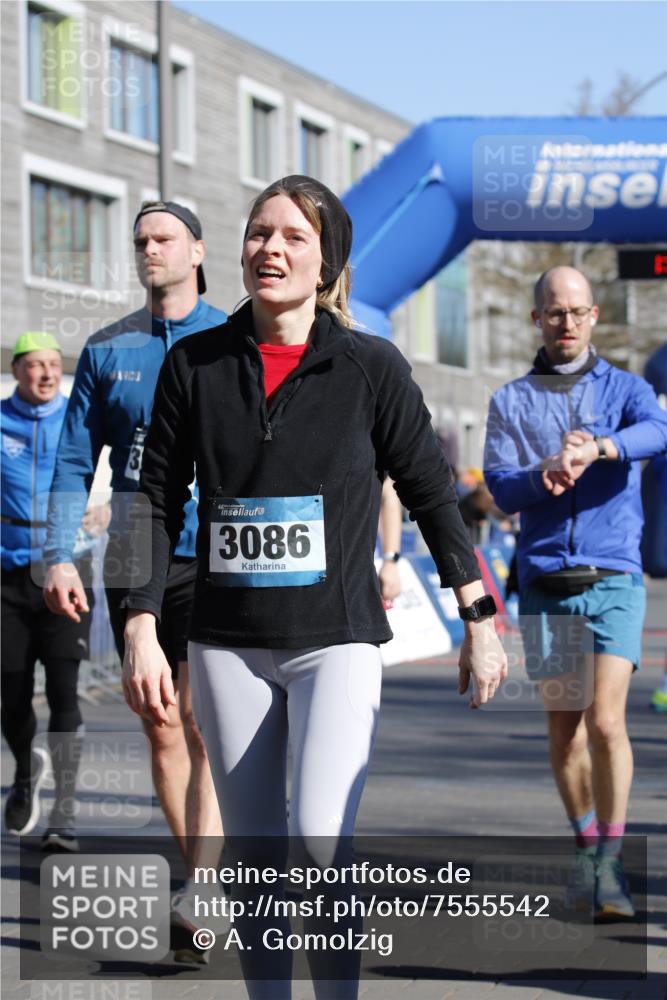 06.04.2025 - 44. Internationalen Wilhelmsburger Insellauf A. Gomolzig http://msf.ph/oto/7555542 06.04.2025 10:40:57 Ziel 3467, 4147, 4280, 4438, 4577, 5132 meine-sportfotos.de