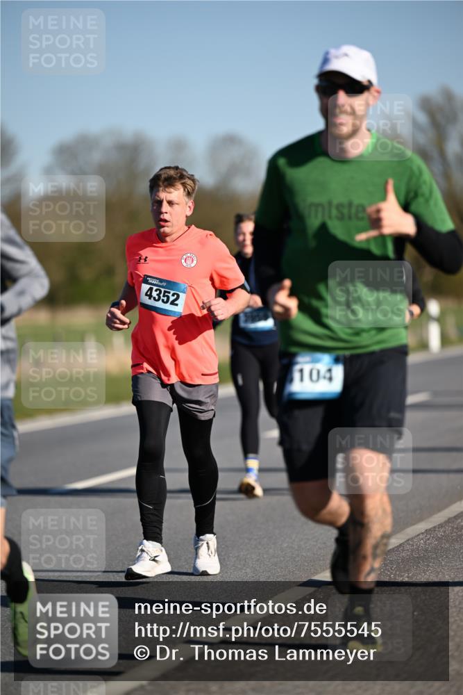 06.04.2025 - 44. Internationalen Wilhelmsburger Insellauf Dr. Thomas Lammeyer http://msf.ph/oto/7555545 06.04.2025 09:31:24 Laufen 4352, 104 meine-sportfotos.de