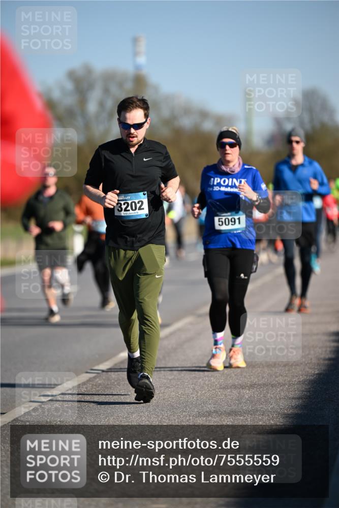 06.04.2025 - 44. Internationalen Wilhelmsburger Insellauf Dr. Thomas Lammeyer http://msf.ph/oto/7555559 06.04.2025 09:31:26 Laufen 3202, 3, 5091 meine-sportfotos.de