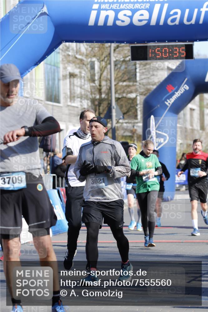 06.04.2025 - 44. Internationalen Wilhelmsburger Insellauf A. Gomolzig http://msf.ph/oto/7555560 06.04.2025 10:40:34 Ziel 3021, 3263, 3319, 3574, 3617, 3652, 3974, 4139, 4264, 4445 meine-sportfotos.de