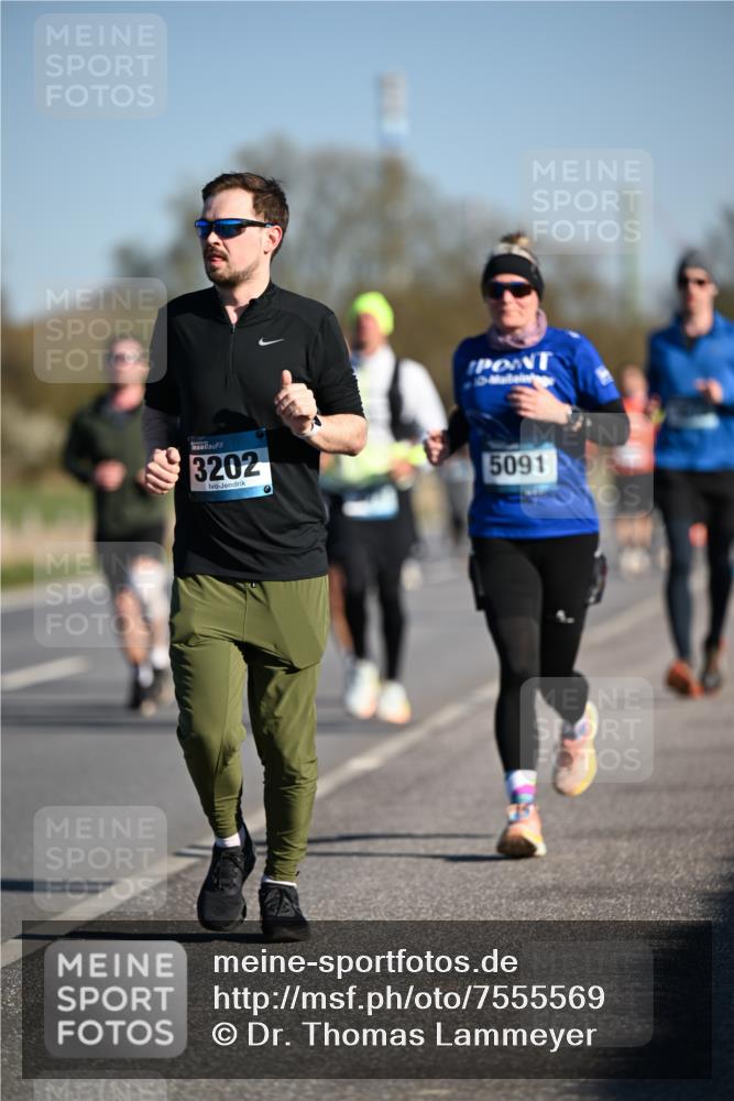 06.04.2025 - 44. Internationalen Wilhelmsburger Insellauf Dr. Thomas Lammeyer http://msf.ph/oto/7555569 06.04.2025 09:31:27 Laufen 3202, 5091 meine-sportfotos.de