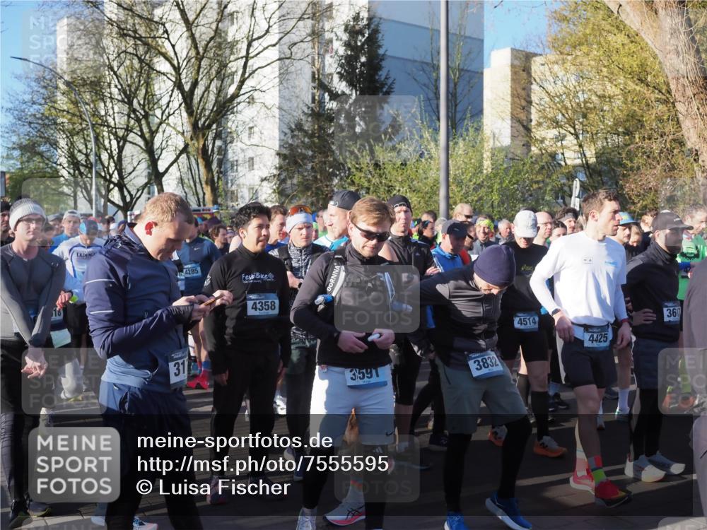 06.04.2025 - 44. Internationalen Wilhelmsburger Insellauf Luisa Fischer http://msf.ph/oto/7555595 06.04.2025 08:46:35 Ziel 31, 634, 4285, 5, 4358, 3591, 3832, 4514, 361, 4425 meine-sportfotos.de