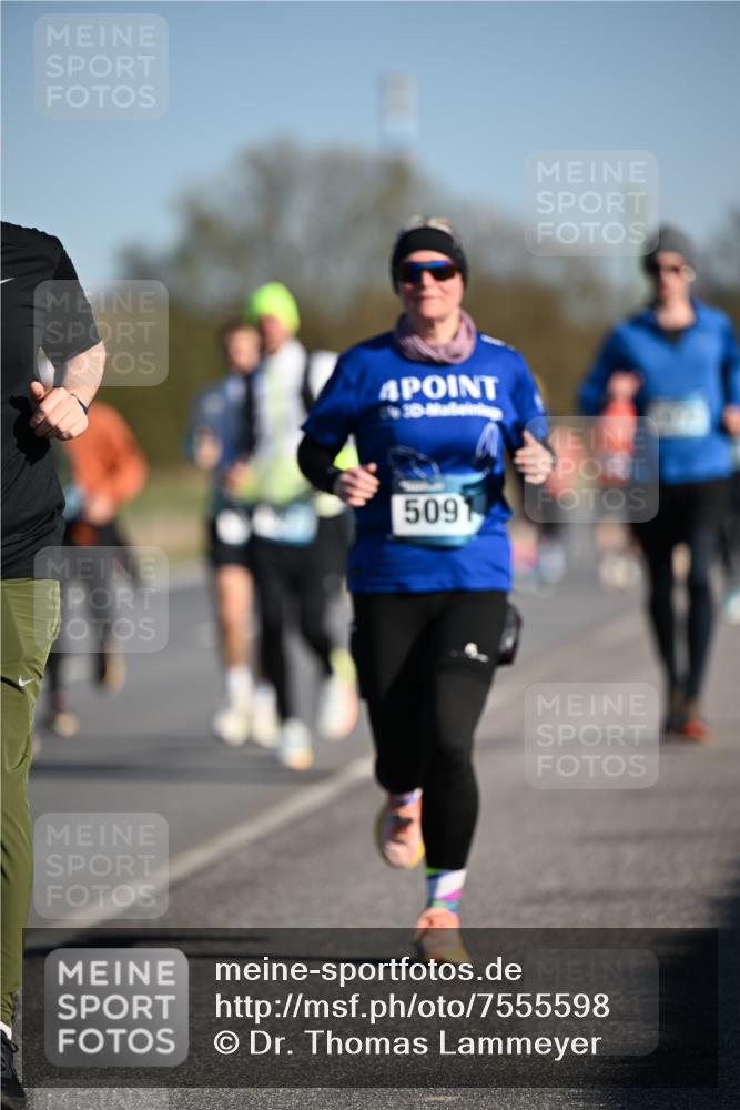06.04.2025 - 44. Internationalen Wilhelmsburger Insellauf Dr. Thomas Lammeyer http://msf.ph/oto/7555598 06.04.2025 09:31:28 Laufen 3, 509 meine-sportfotos.de